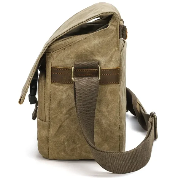b2f8bf25-8fb6-4b41-bf94-ecbd32e8bd7e.webp Durable Polyester Camera Backpack