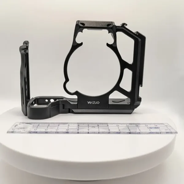 ba37aab1-8441-484a-8e63-94c0e7d7cc10.webp ony A7M4 A7R5 L Plate Camera Cage